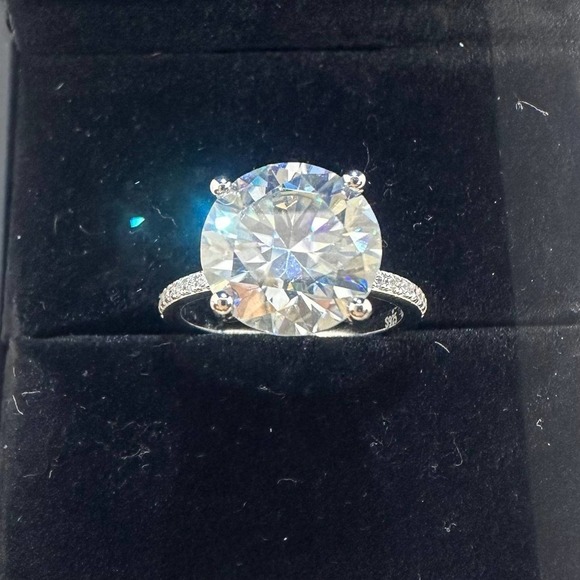 Moissanite Diamond Engagement Ring 5 Ct Round Cut Solitaire GRA Size 9 - Picture 1 of 11